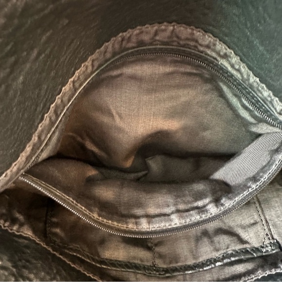 Elizabeth and James Black Leather shoulder Crossbody bag - Picture 7 of 8